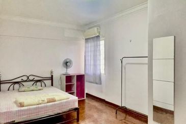 Freehold Renovated 3 Rooms Condo MRT Sri Intan 2 Jalan Ipoh Kuala Lumpur For Sale