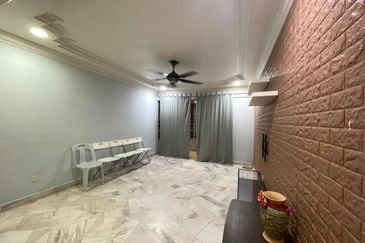 Freehold Renovated 3 Rooms Condo MRT Sri Intan 2 Jalan Ipoh Kuala Lumpur For Sale