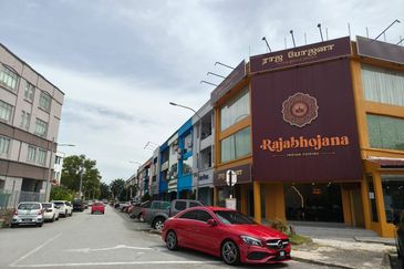 Freehold 4 Storey Shop Lot Bandar Puchong Utama For Sale