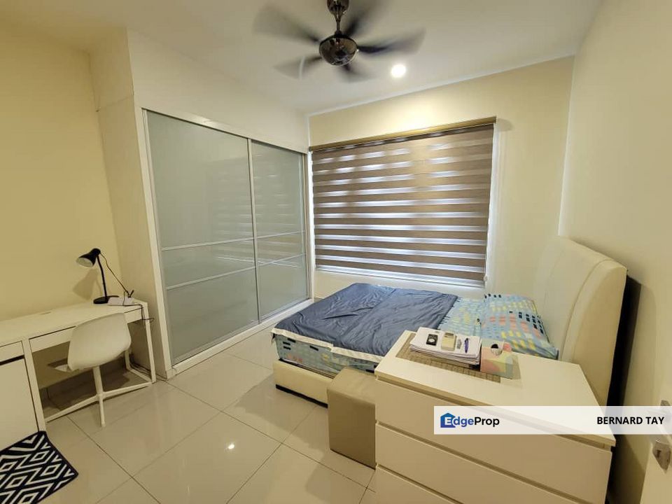 Partially Furnished 3 Rooms Condo MRT La Thea Residences 16 Sierra Puchong South For Sale, Selangor, Puchong South