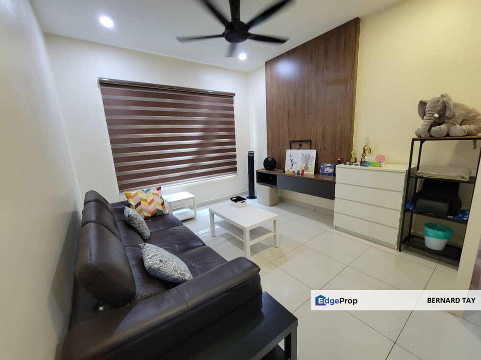 Partially Furnished 3 Rooms Condo MRT La Thea Residences 16 Sierra Puchong South For Sale, Selangor, Puchong South