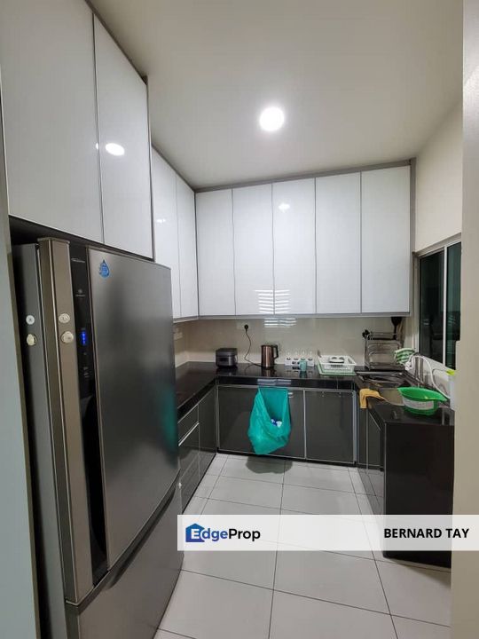 Partially Furnished 3 Rooms Condo MRT La Thea Residences 16 Sierra Puchong South For Sale, Selangor, Puchong South