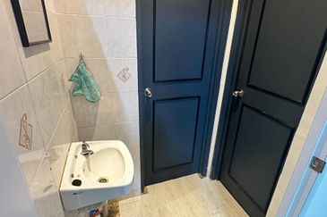 Taipan Business Centre, USJ 10