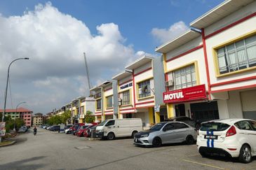 Subang Pelangi