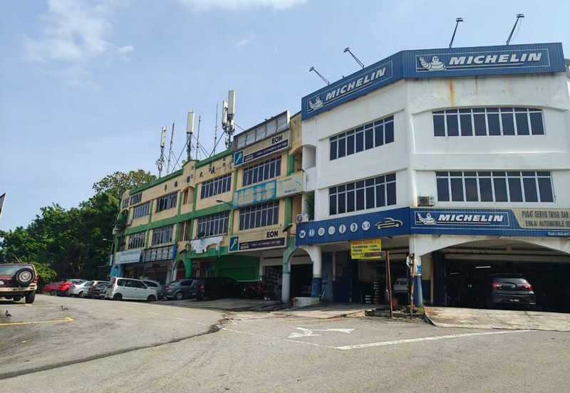 Freehold 3 Storey Shop Lot Kawasan Perniagaan Nilam Jalan Semenyih Kajang For Sale