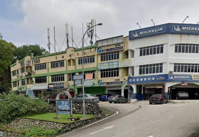 Freehold 3 Storey Shop Lot Kawasan Perniagaan Nilam Jalan Semenyih Kajang For Sale