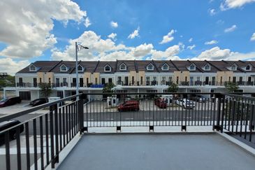 Monet Springtime @ Sunsuria City