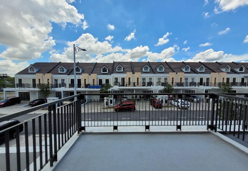 Monet Springtime @ Sunsuria City