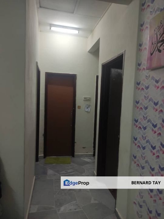 Freehold Apartment 3 Rooms LRT Subang Perdana Goodyear Court 9 USJ Subang Jaya For Sale, Selangor, USJ