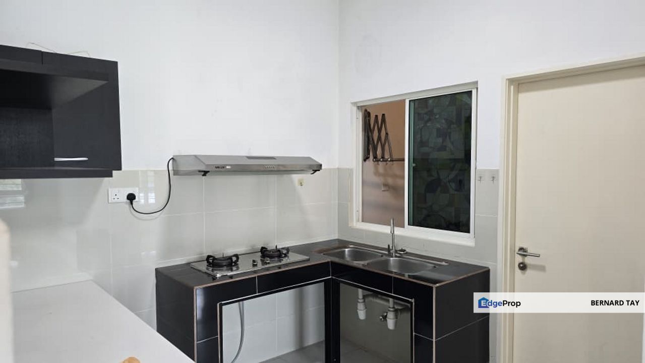 Partially Furnished 3 Rooms Condo MRT La Thea Residences 16 Sierra Puchong South For Rent, Selangor, Puchong South