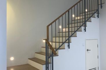 Freehold Corner Lot Double Storey Terrace House Garland Residence Rawang For Sale