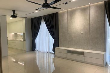 Freehold Corner Lot Double Storey Terrace House Garland Residence Rawang For Sale