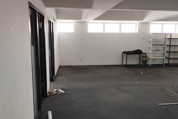 3 Storey Semi-D Factory Warehouse Jelutong Prime Bukit Jelutong Shah Alam For Rent