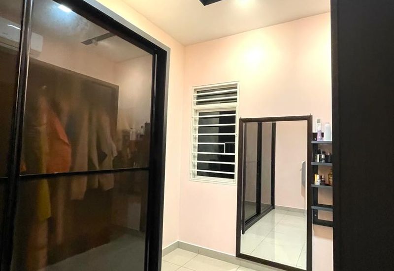 La Thea Residences @ 16 Sierra