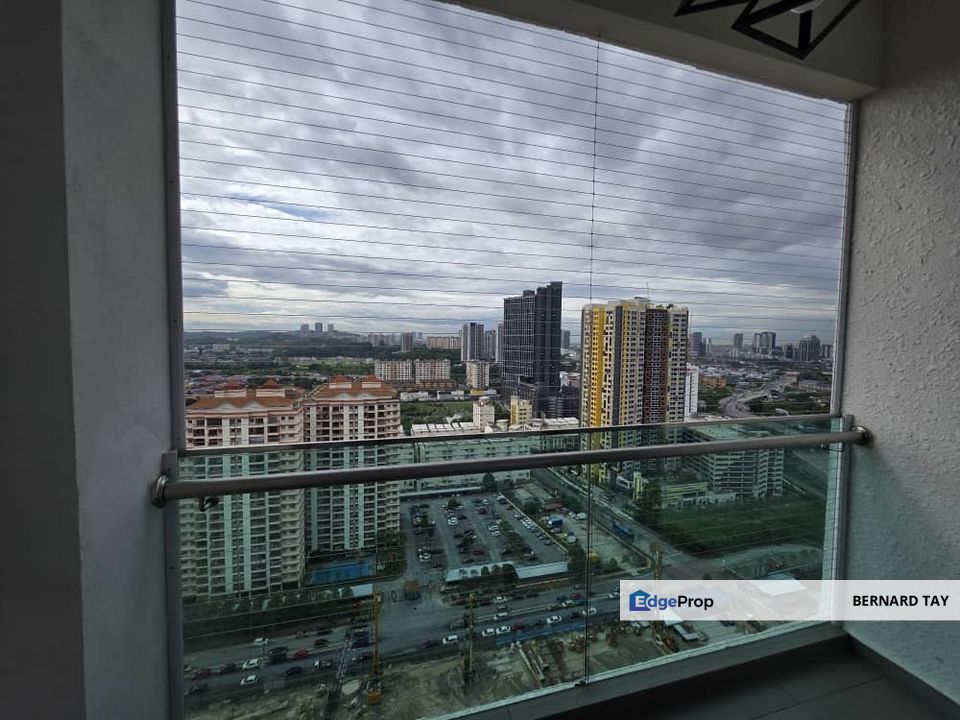 Partially Furnished 3 Rooms Condo Verando Residence Petaling Jaya For Sale, Selangor, Petaling Jaya