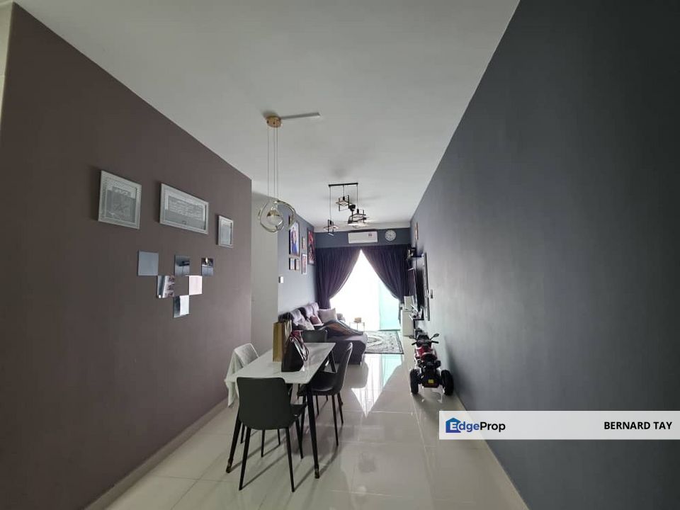 Partially Furnished 3 Rooms Condo Verando Residence Petaling Jaya For Sale, Selangor, Petaling Jaya