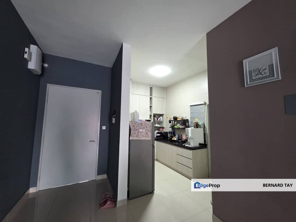 Partially Furnished 3 Rooms Condo Verando Residence Petaling Jaya For Sale, Selangor, Petaling Jaya