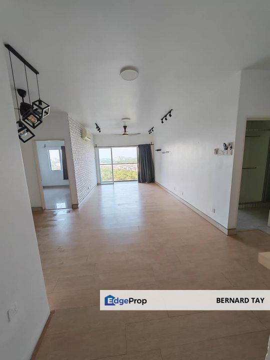 Renovated Partially Furnished 3 Rooms Condo Koi Prima Taman Mas Puchong For Sale, Selangor, Puchong