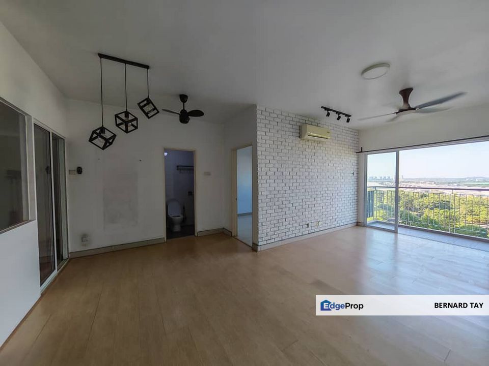 Renovated Partially Furnished 3 Rooms Condo Koi Prima Taman Mas Puchong For Sale, Selangor, Puchong