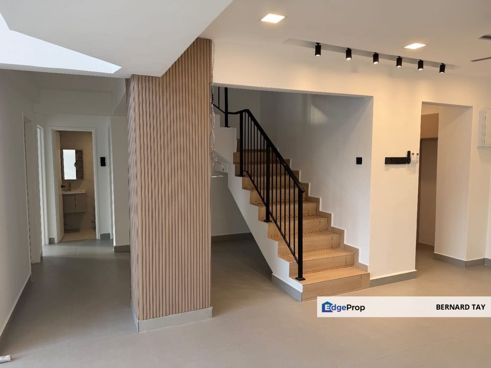 Freehold Duplex Condo LRT D'Aman Crimson Ara Damansara Petaling Jaya For Sale, Selangor, Ara Damansara