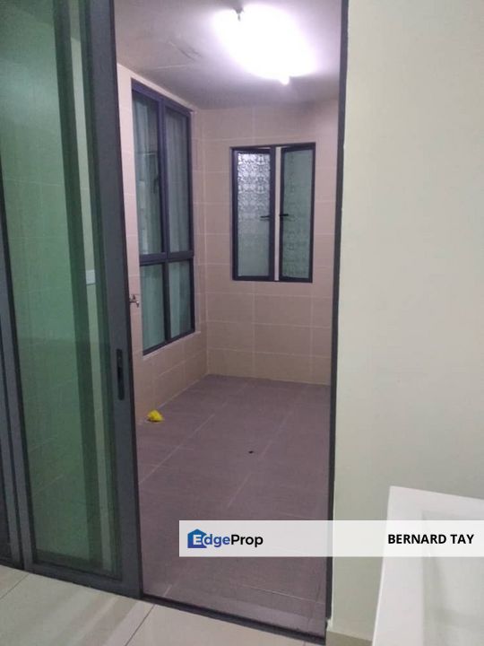 Partly Furnished 3 Rooms Condo Lakepark Residence KL North Selayang Kuala Lumpur For Sale, Selangor, Selayang