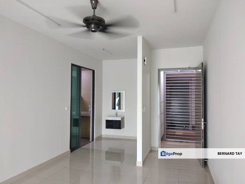 Partly Furnished 3 Rooms Condo Lakepark Residence KL North Selayang Kuala Lumpur For Sale, Selangor, Selayang