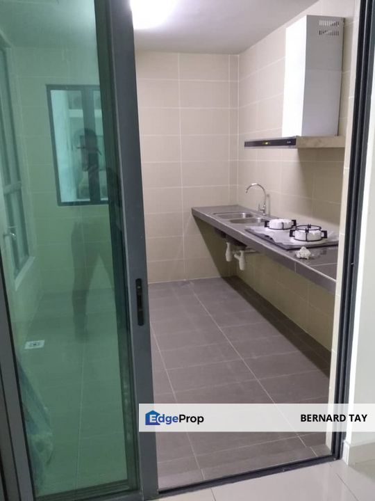 Partly Furnished 3 Rooms Condo Lakepark Residence KL North Selayang Kuala Lumpur For Sale, Selangor, Selayang