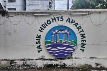 Tasik Heights Apartment