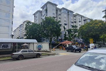 Tasik Heights Apartment