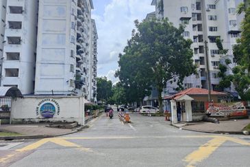 Tasik Heights Apartment