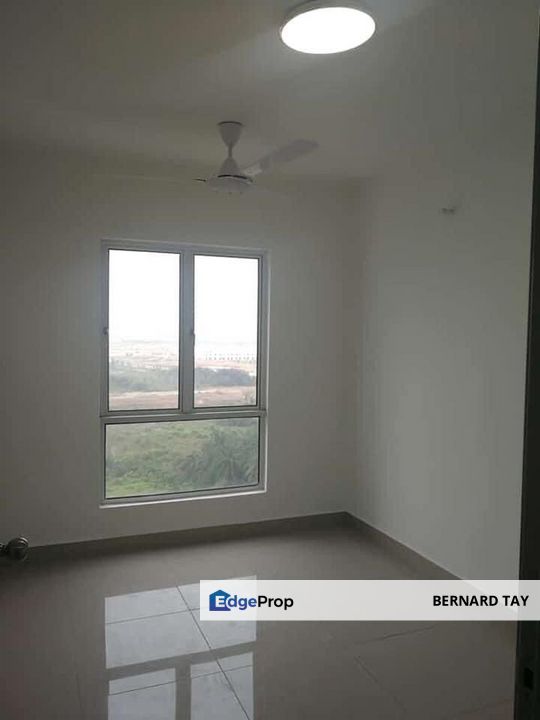 Partially Furnished 3 Rooms Condo Sentrovue Service Apartment Bandar Puncak Alam For Sale, Selangor, Bandar Puncak Alam