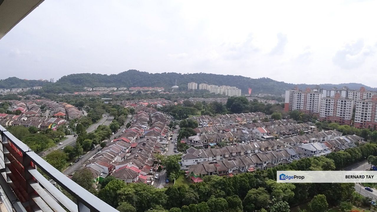 Freehold 3 Rooms Condo LRT VIO Serviced Apartments Block R1 Setiawalk Puchong For Sale, Selangor, Puchong