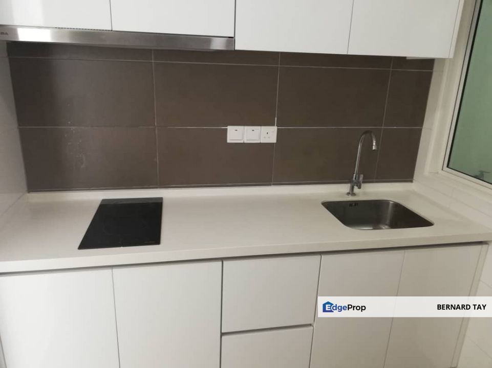 Partly Furnished Apartment 2 Rooms Condo MRT 3 Elements Seri Kembangan Puchong South For Sale, Selangor, Seri Kembangan