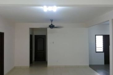 Villa Park Condominium