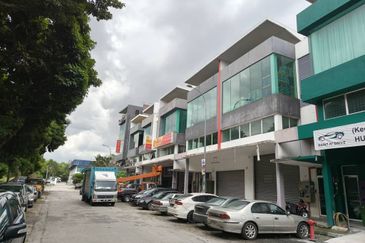 Elite 33 Signature Business Park