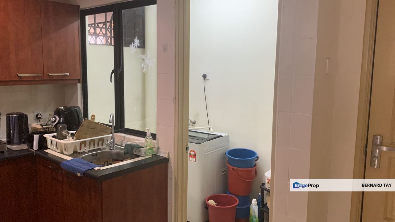 Freehold Renovated 3 Rooms Condo MRT Royal Domain Sri Putramas 2 Dutamas Jalan Kuching For Sale, Kuala Lumpur, Dutamas