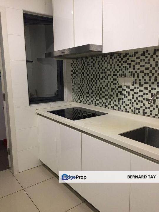 Freehold Fully Furnished Apartment 3 Rooms Condo LRT Utropolis Suites 1 Glenmarie Shah Alam For Sale, Selangor, Glenmarie
