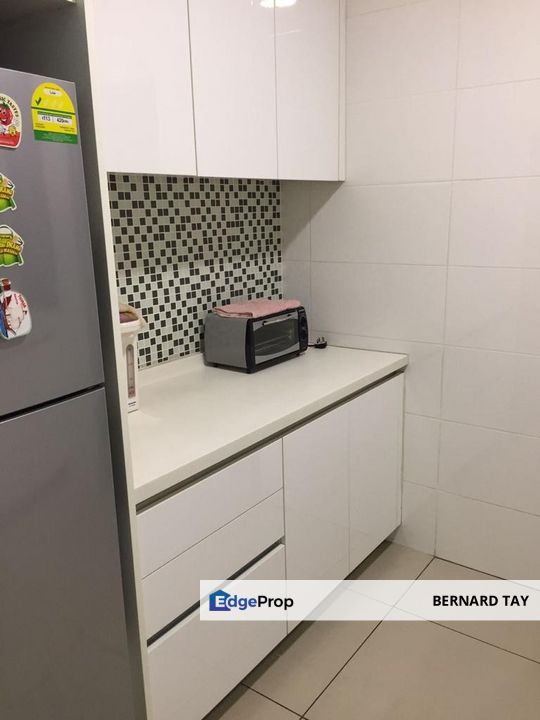 Freehold Fully Furnished Apartment 3 Rooms Condo LRT Utropolis Suites 1 Glenmarie Shah Alam For Sale, Selangor, Glenmarie