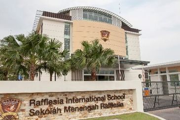 La Thea Residences @ 16 Sierra