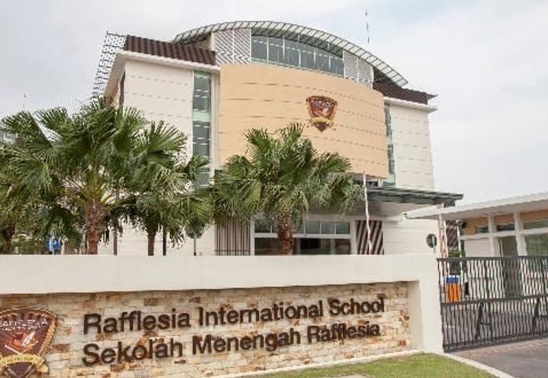 La Thea Residences @ 16 Sierra