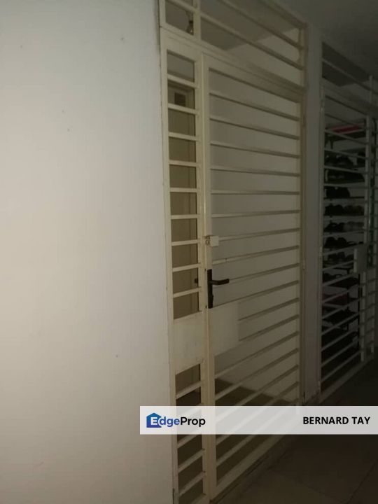 Partly Furnished Apartment 2 Rooms Condo MRT 3 Elements Seri Kembangan Puchong South For Sale, Selangor, Seri Kembangan