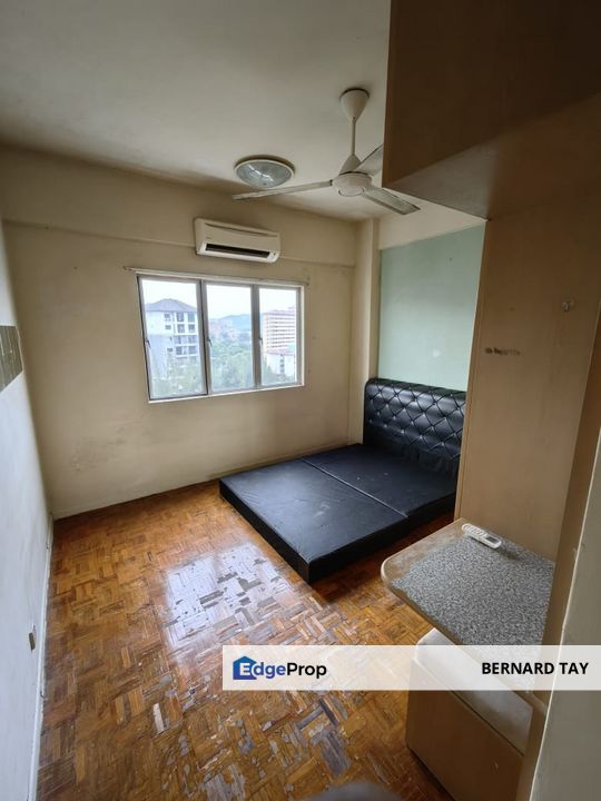 Partially Furnished Apartment 3 Rooms LRT Pandan Puteri Condominium Pandan Indah Ampang Jaya For Sale, Selangor, Pandan Indah