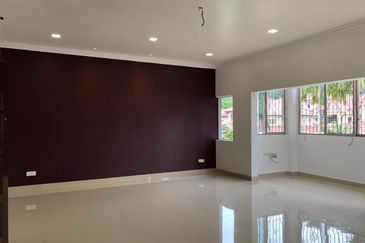 Freehold Double Storey 2.5 Storey Semi D Bandar Puteri 9 Puchong For Sale