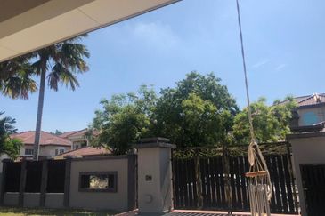 Freehold Double Storey 2.5 Storey Semi D Bandar Puteri 9 Puchong For Sale