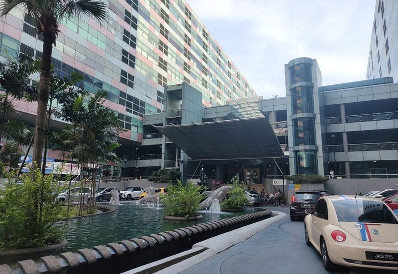 Leisure Commerce Square