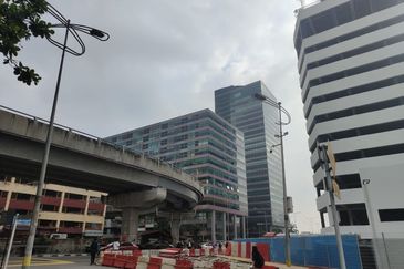 Leisure Commerce Square