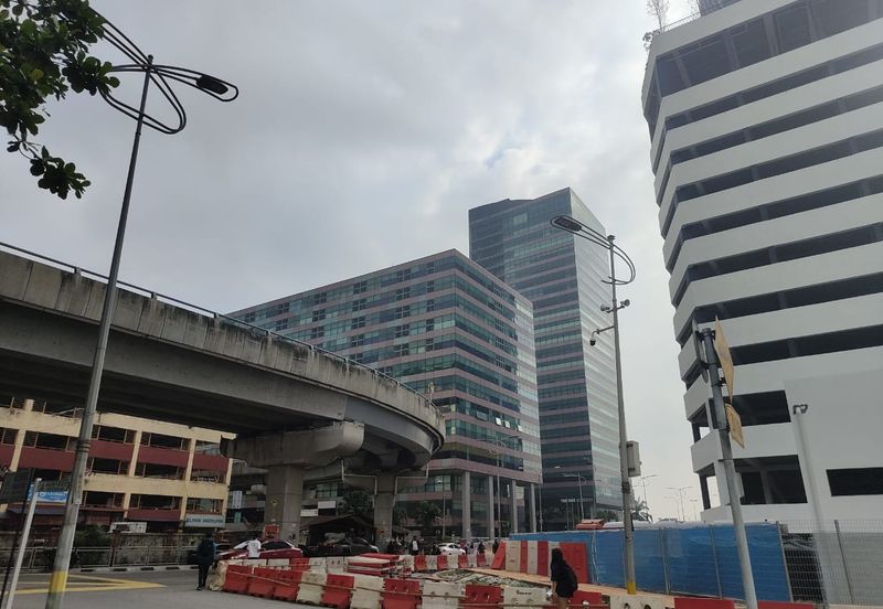 Leisure Commerce Square