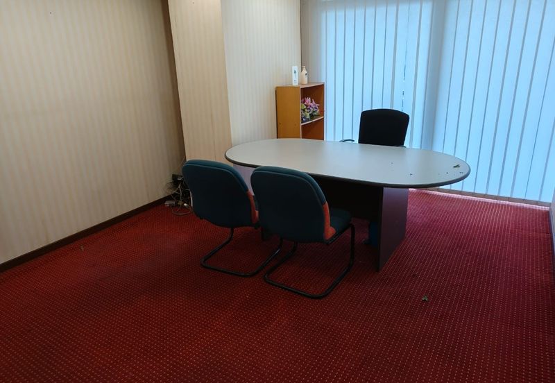 Leisure Commerce Square