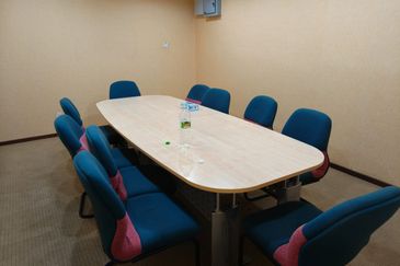 Leisure Commerce Square