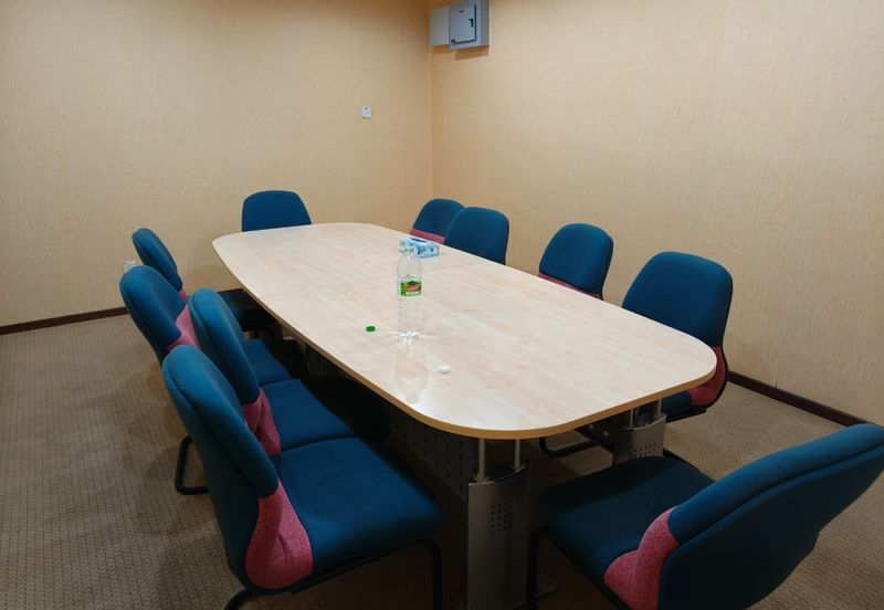 Leisure Commerce Square